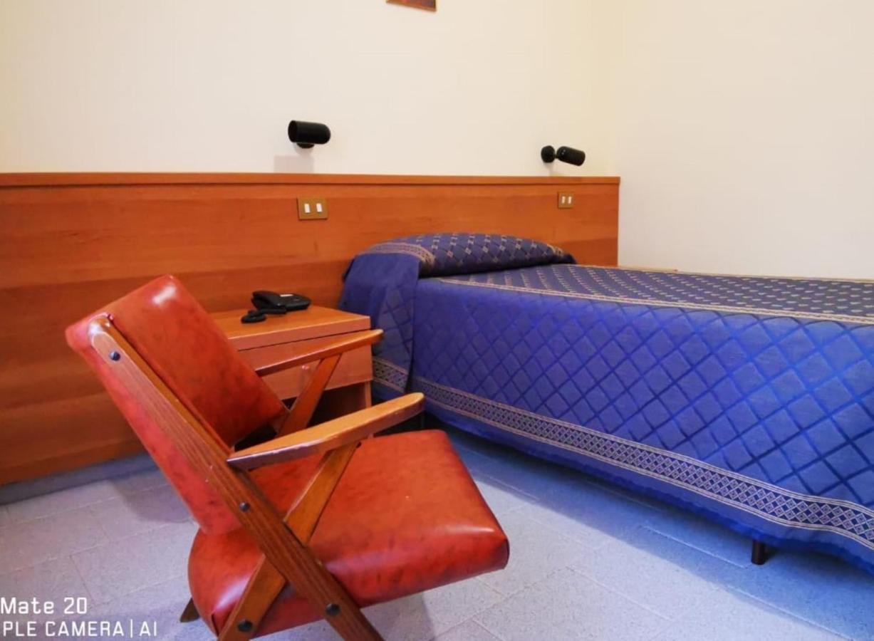 Suore Concezioniste Missionarie - Carmen Salles Roma Bed & Breakfast Exterior photo