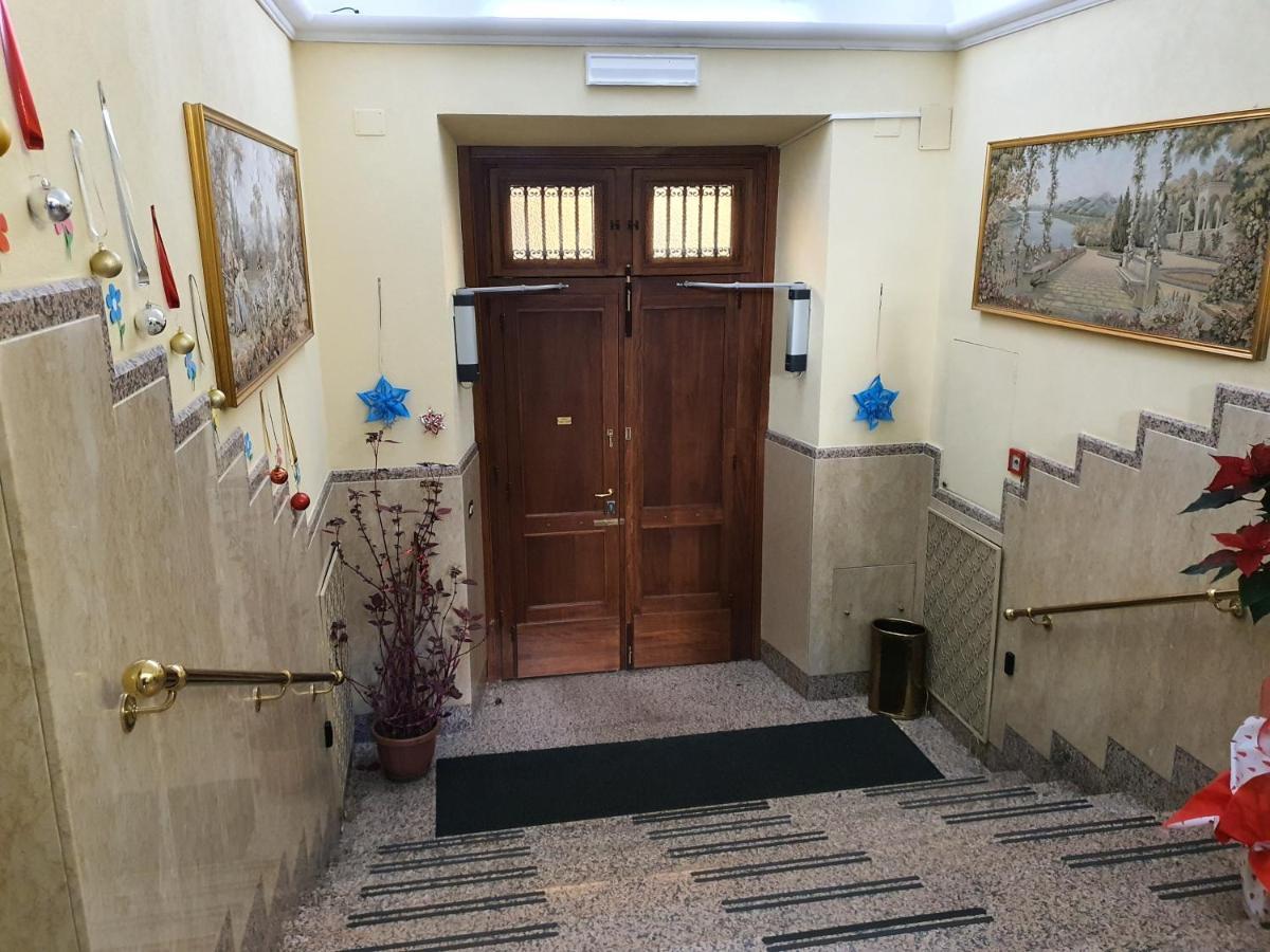 Suore Concezioniste Missionarie - Carmen Salles Roma Bed & Breakfast Exterior photo