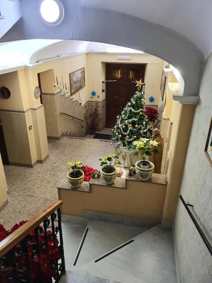 Suore Concezioniste Missionarie - Carmen Salles Roma Bed & Breakfast Exterior photo